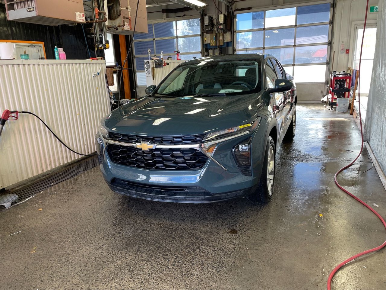 2025 Chevrolet Trax LS FWD    