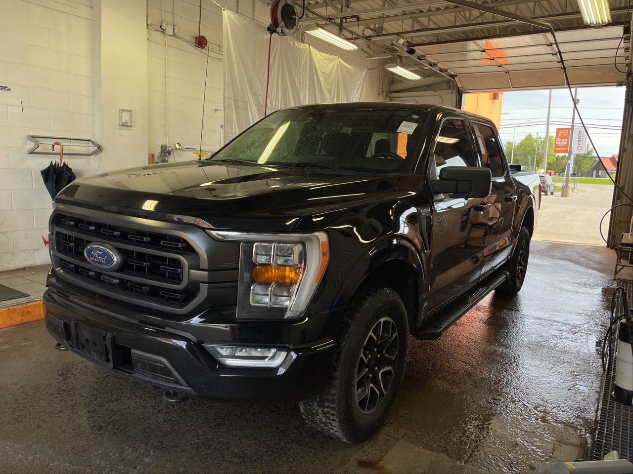  2021 Ford F-150 XLT SuperCrew 4WD   