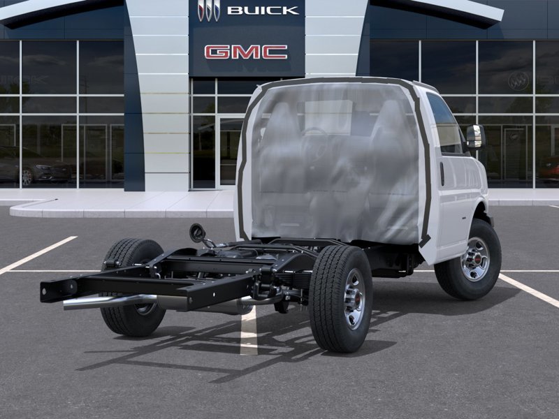 GMC Savana Cutaway 2026