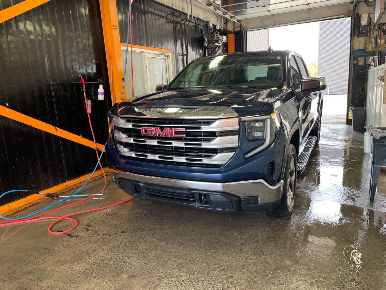 2023 GMC Sierra 1500 SLE Crew Cab 4WD