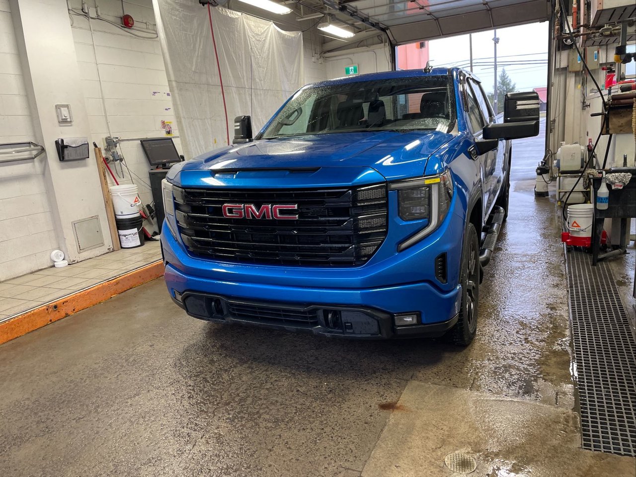 2023 GMC Sierra 1500 Elevation Crew Cab 4WD