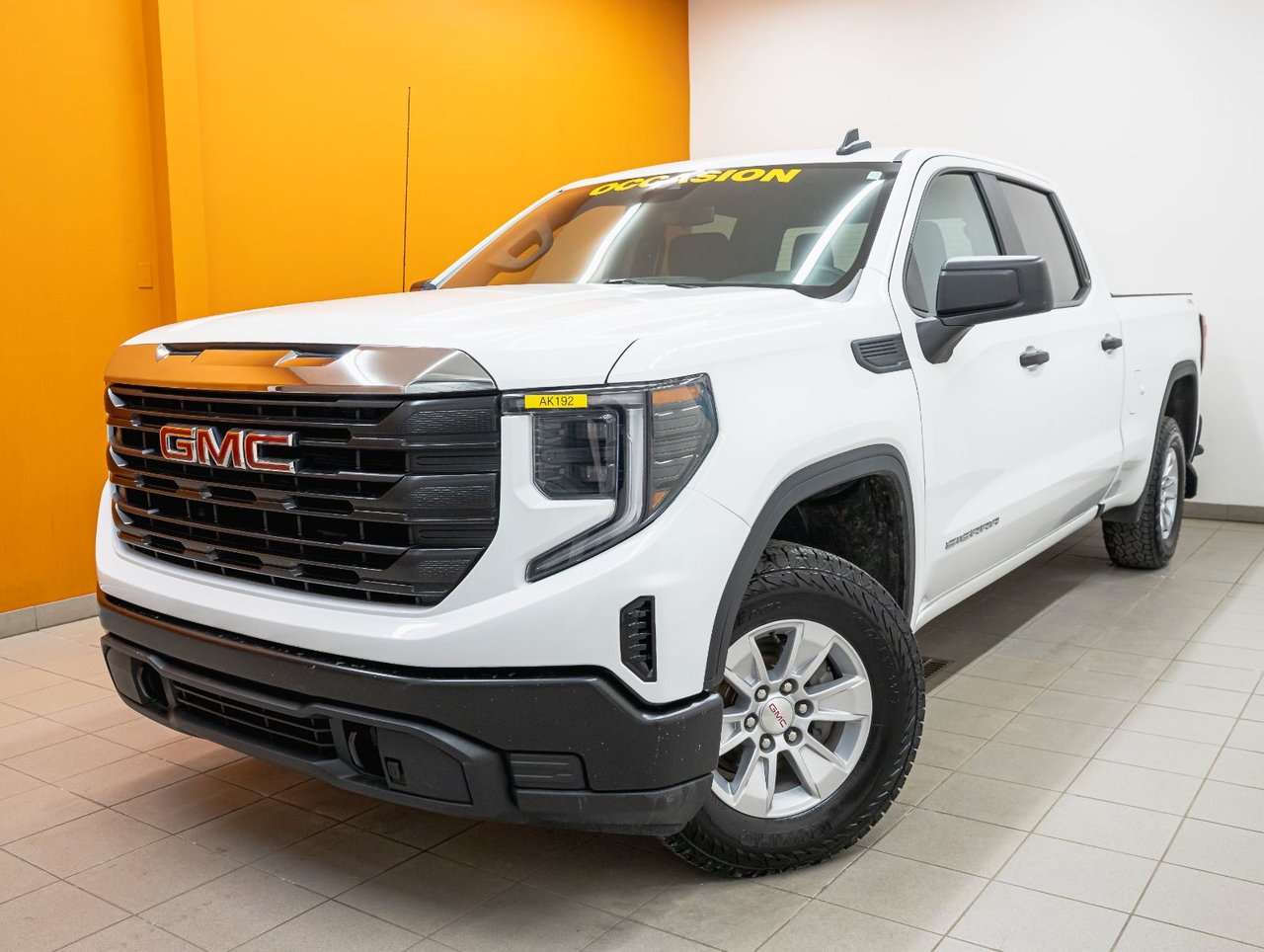 GMC Sierra 1500 Pro Crew Cab 4WD 2024