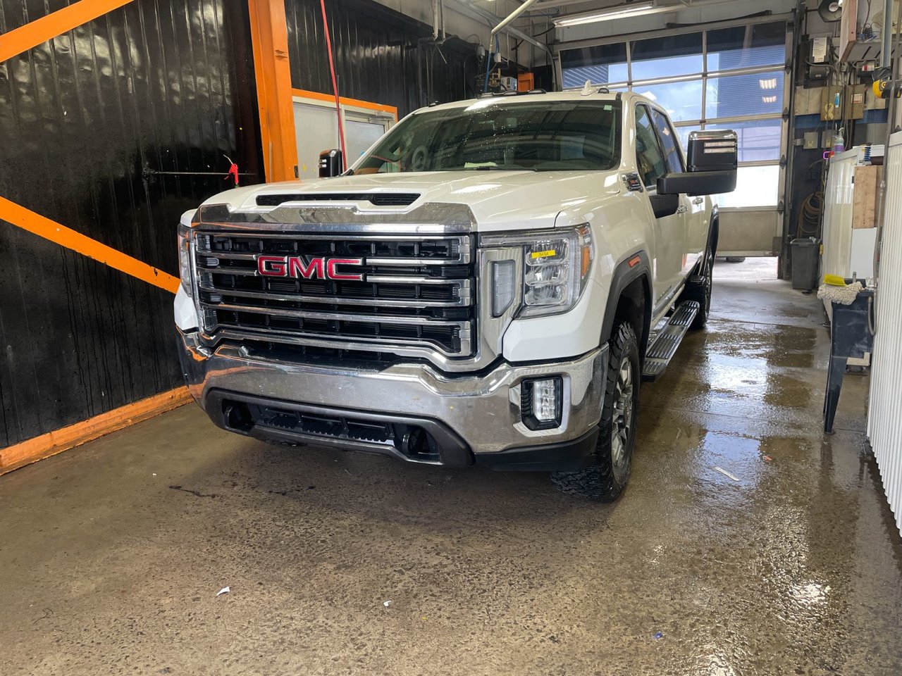 2023 GMC Sierra 2500HD SLT Crew Cab 4WD