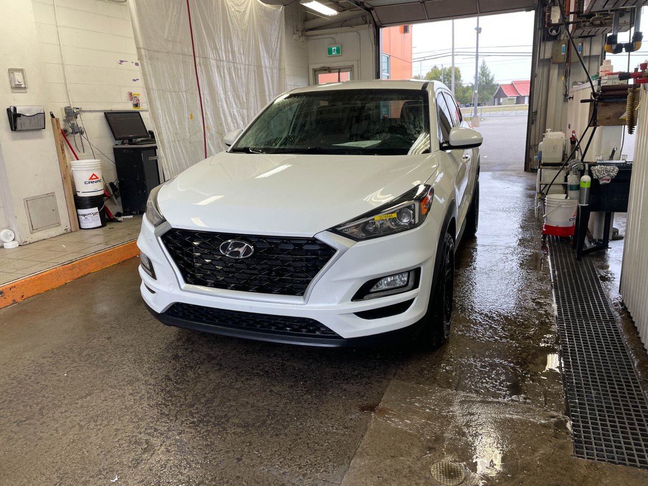 Crystal White 2021 Hyundai Tucson SUV / Crossover Automatic