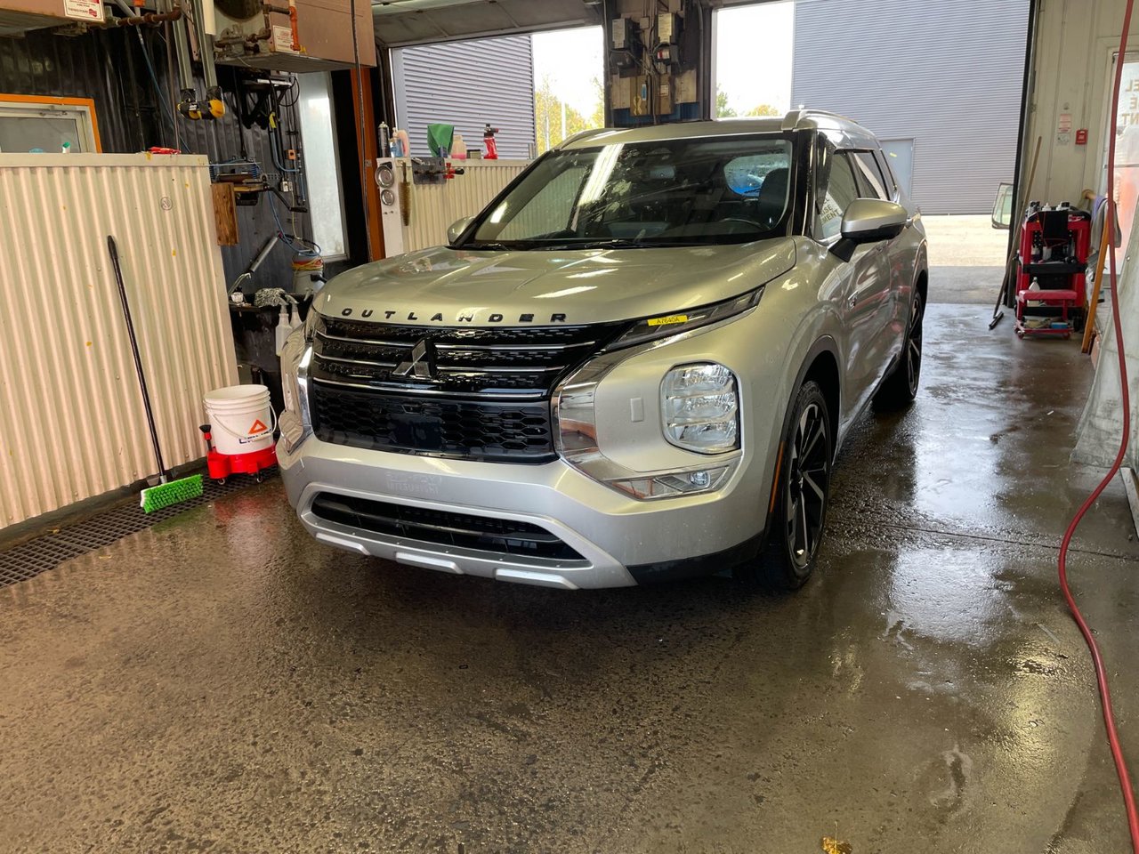2024 Mitsubishi Outlander Hybrid Plug-in LE S-AWC