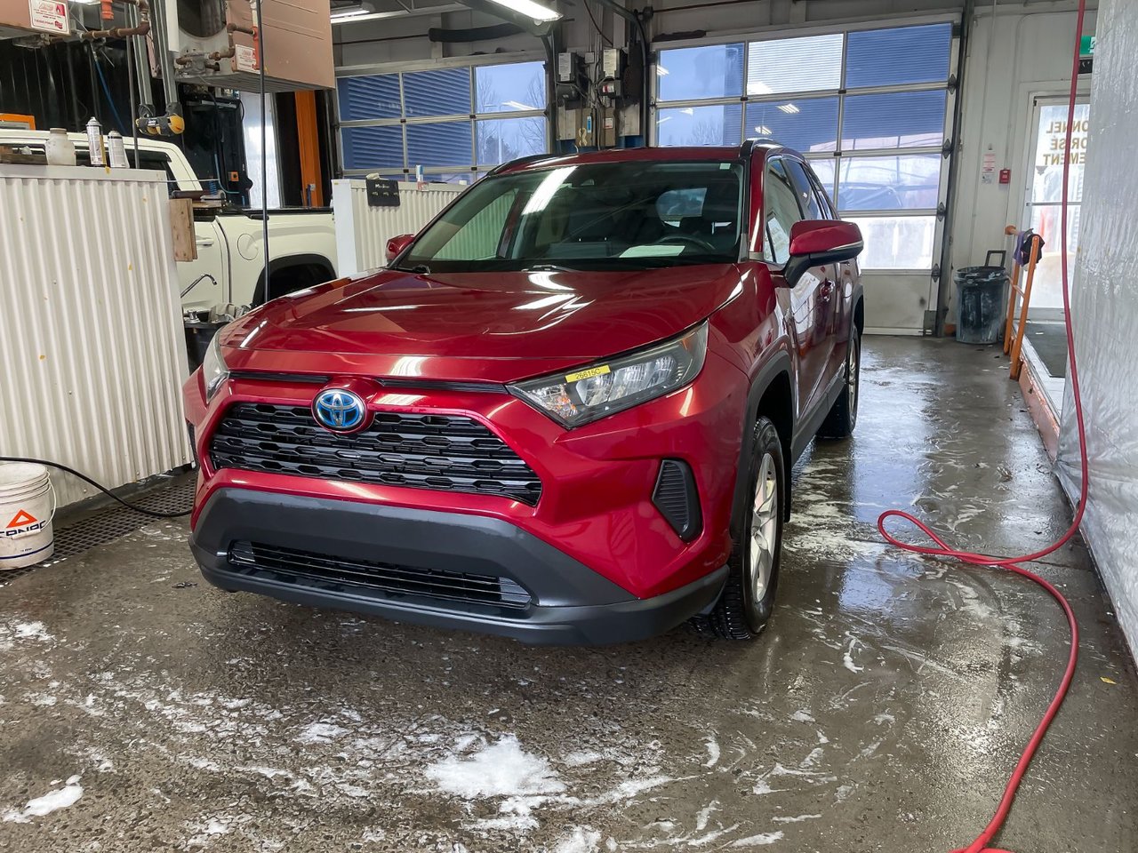 2020 Toyota RAV4 Hybrid LE AWD