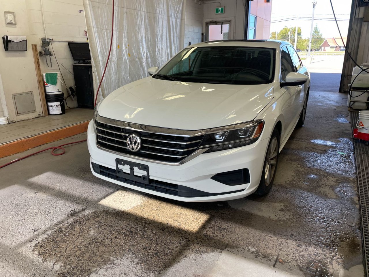 White 2021 Volkswagen Passat Sedan Automatic