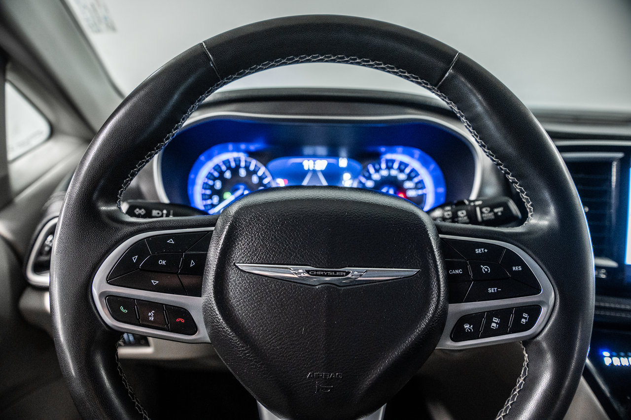 2022 Chrysler Pacifica Touring L-18