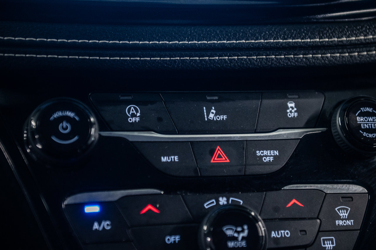 2022 Chrysler Pacifica Touring L-25