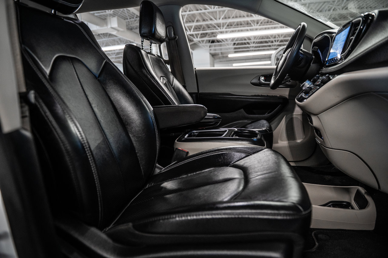 2022 Chrysler Pacifica Touring L-33