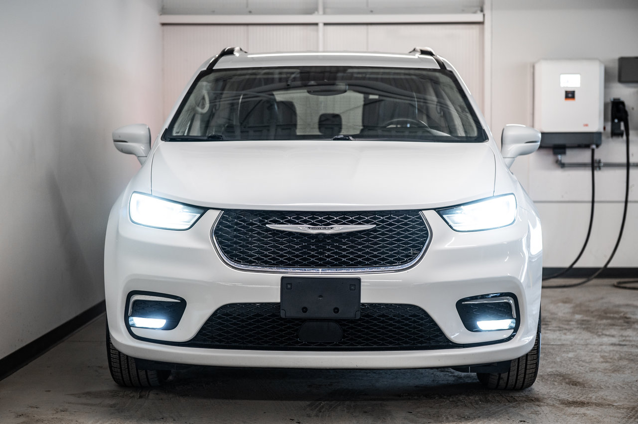 2022 Chrysler Pacifica Touring L-1