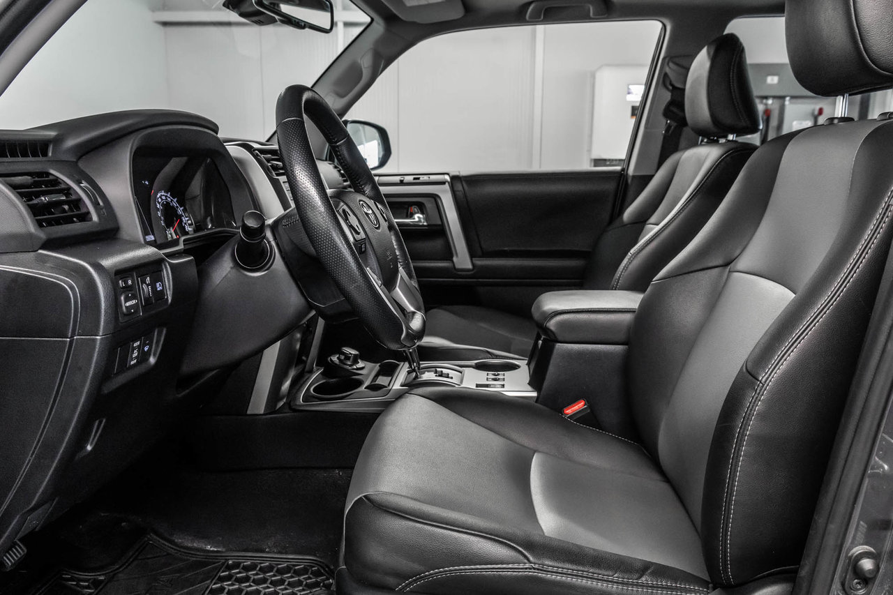 2024 Toyota 4Runner Base-14
