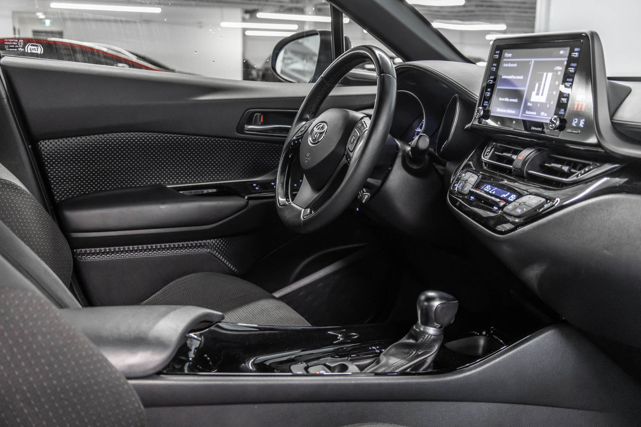 Toyota C-HR Base 2019-29