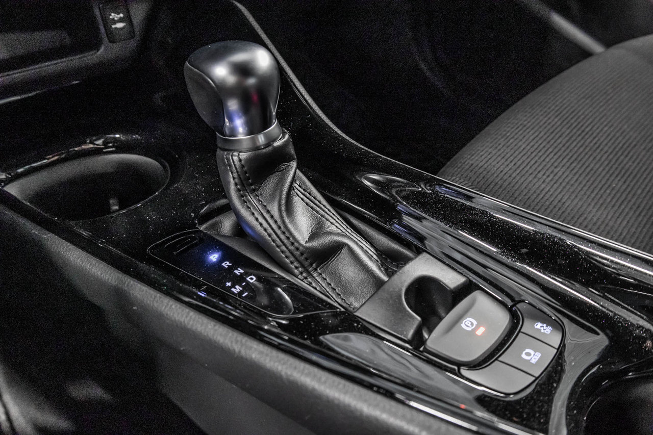 Toyota C-HR Base 2019-22
