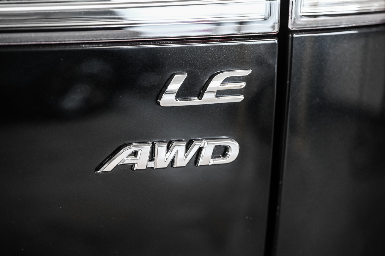 2022 Toyota Corolla Cross LE-8