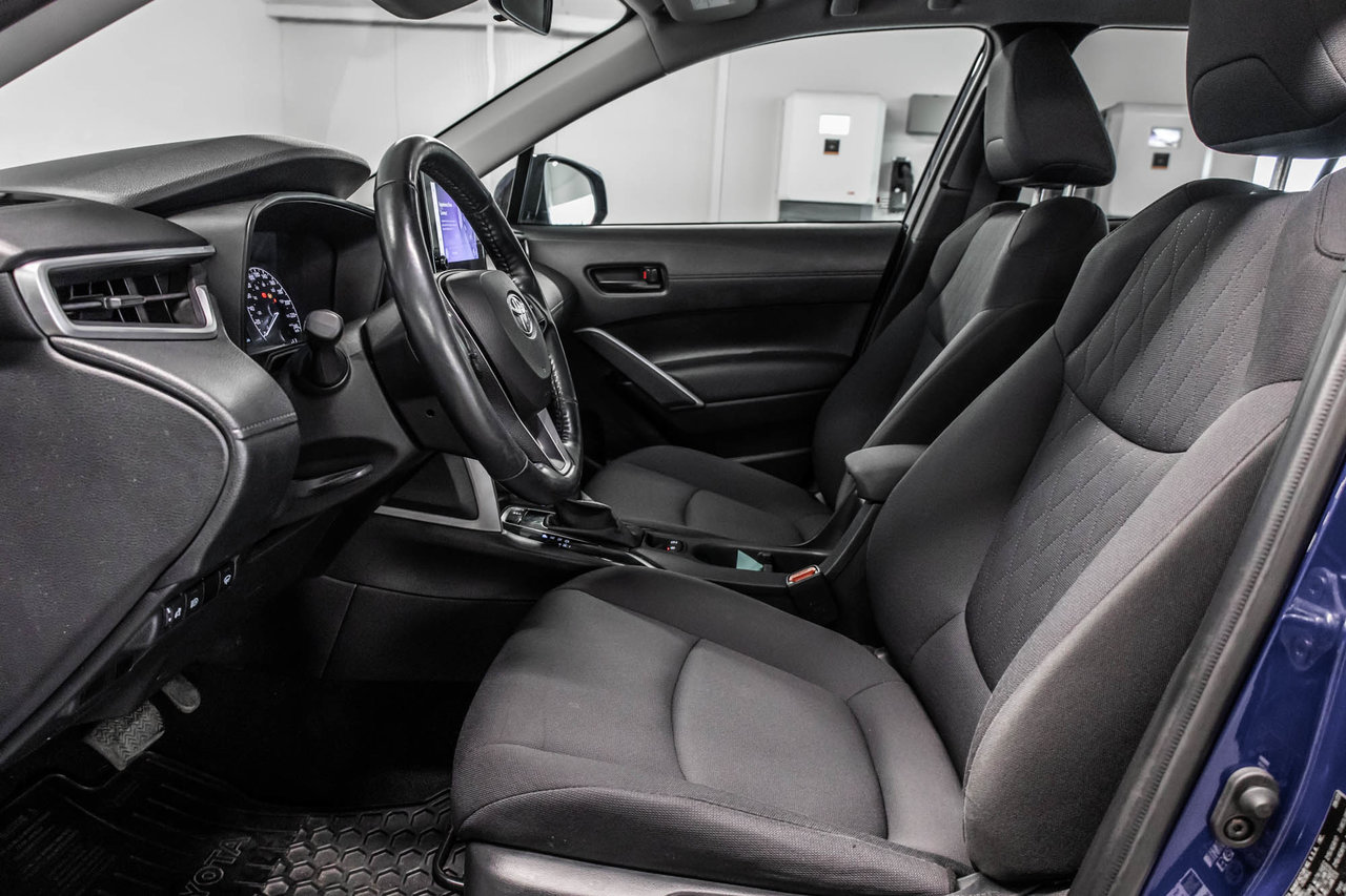2023 Toyota Corolla Cross LE-12
