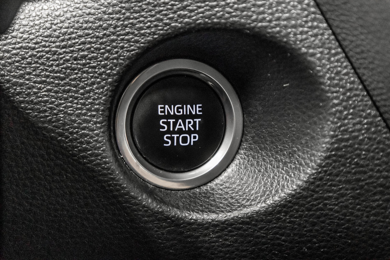 2023 Toyota Corolla Cross LE-17