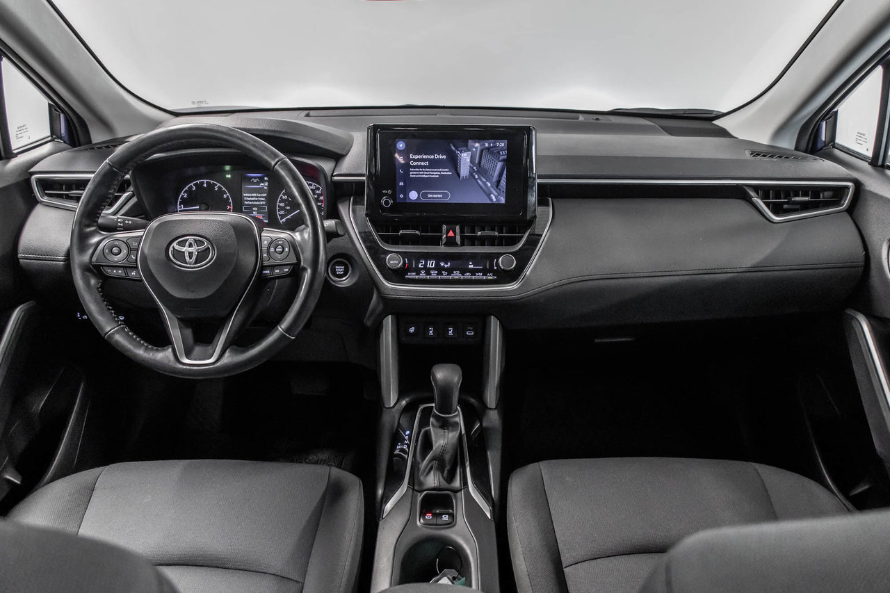 2023 Toyota Corolla Cross LE-27