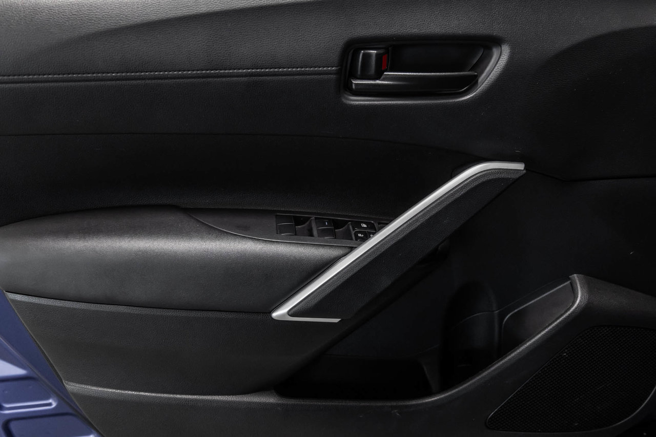 2023 Toyota Corolla Cross LE-11