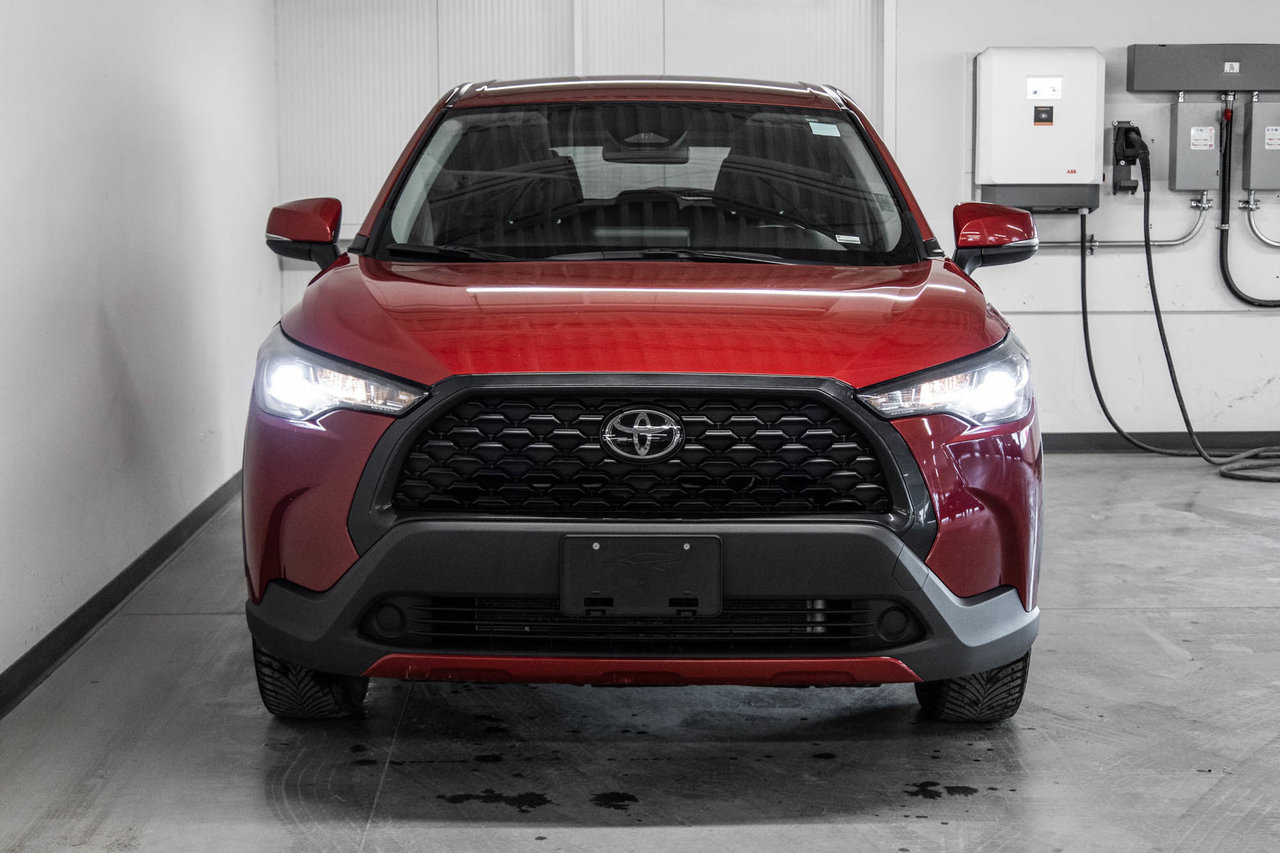 2024 Toyota Corolla Cross LE-1