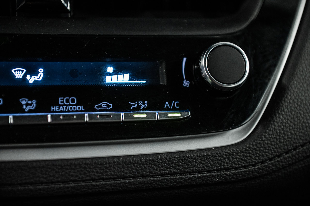 2024 Toyota Corolla Cross LE-22