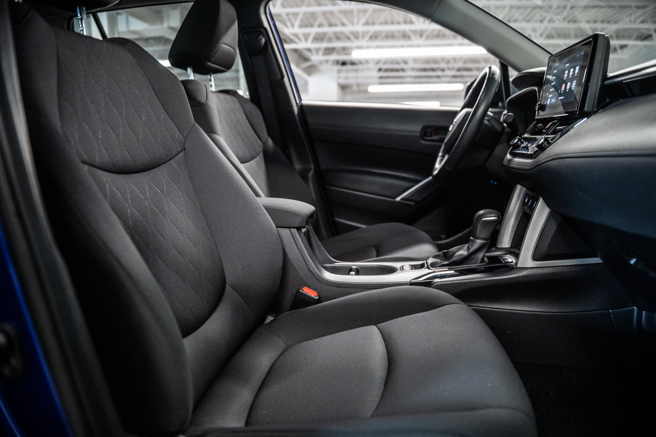 2024 Toyota Corolla Cross LE-31