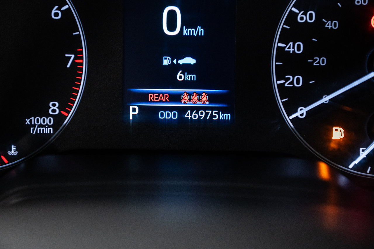 2024 Toyota Corolla Cross LE-18