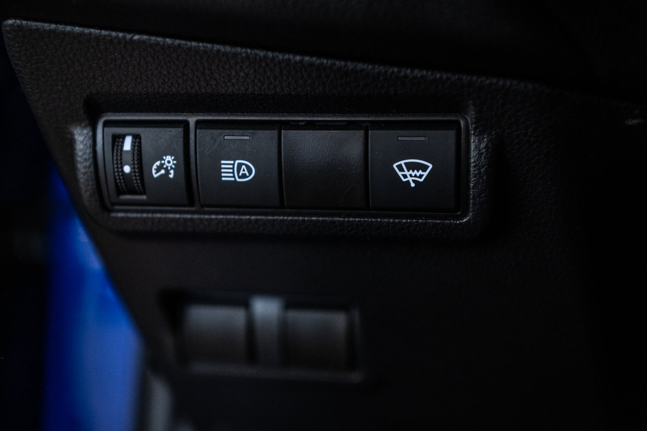 2024 Toyota Corolla Cross LE-15