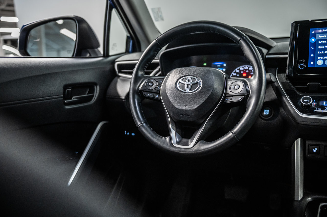 2024 Toyota Corolla Cross LE-28