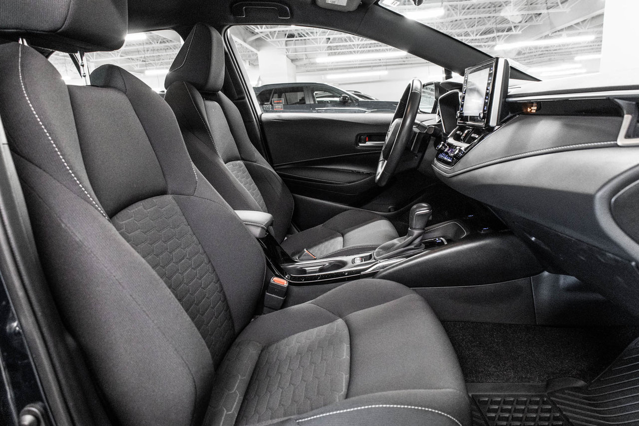2019 Toyota Corolla Hatchback SE-32