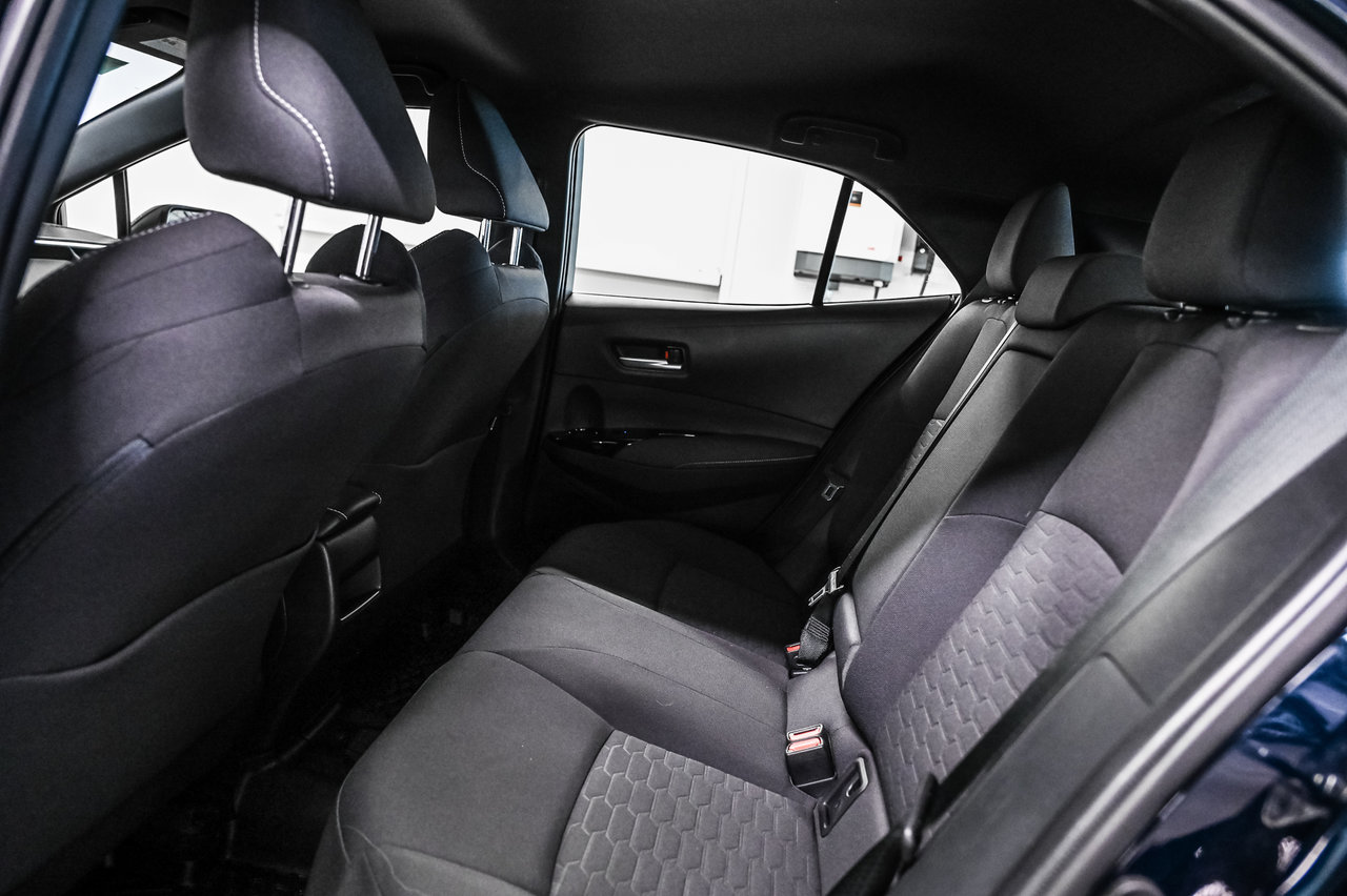 2022 Toyota Corolla Hatchback Base-17