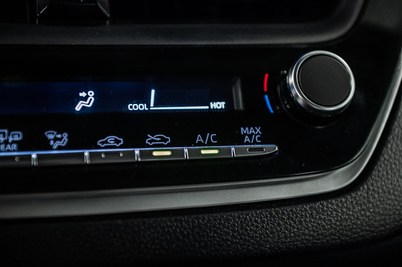 2023 Toyota Corolla L-19