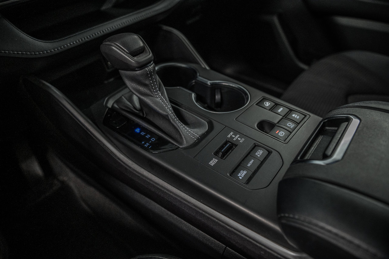 Toyota Highlander LE 2023-25