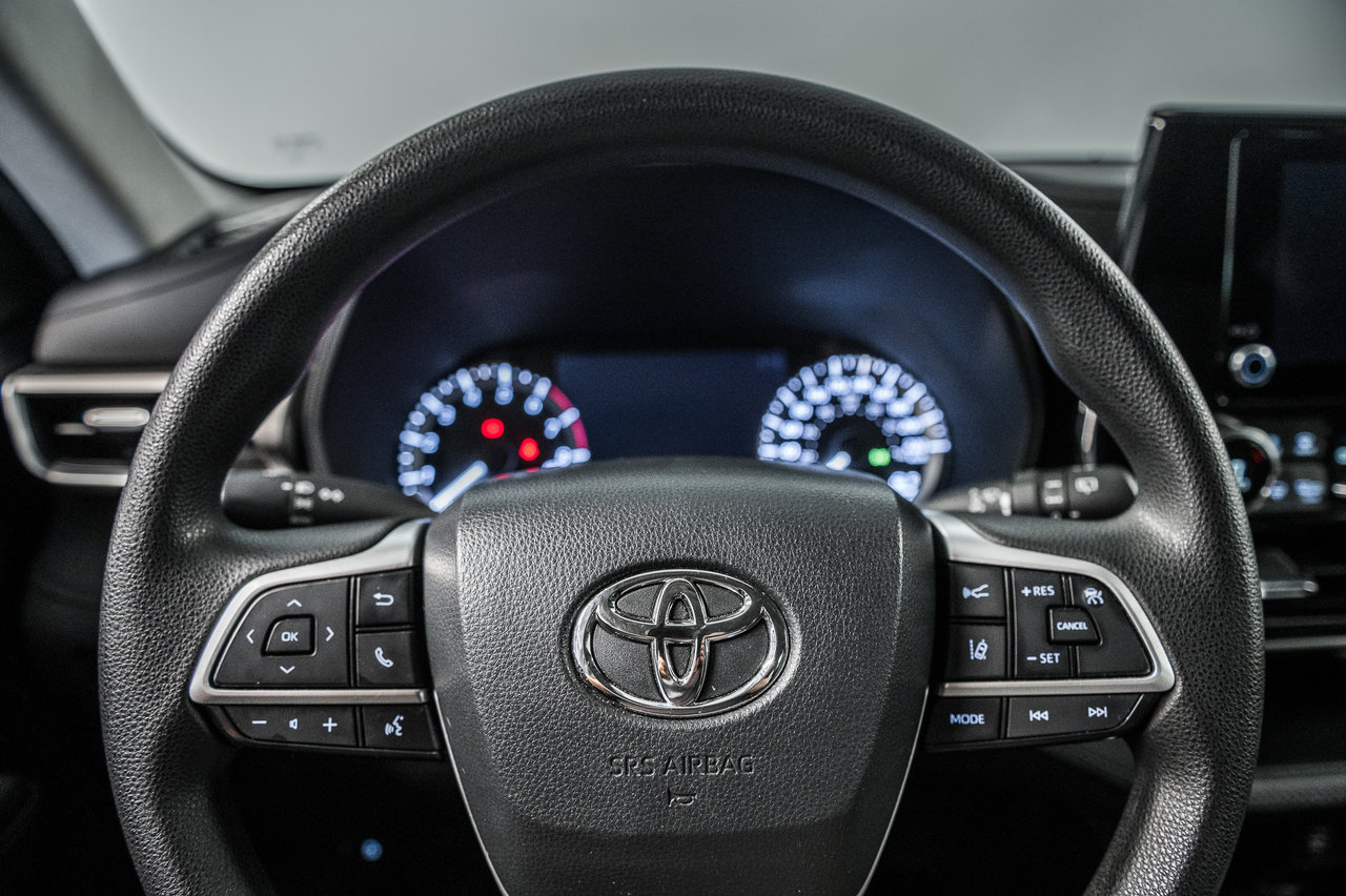 Toyota Highlander LE 2023-18