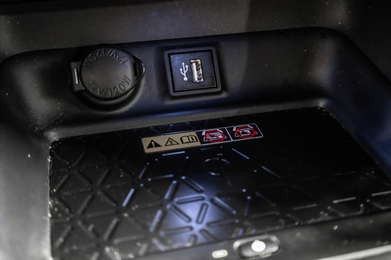 Toyota RAV4 Prime XSE 2024-29