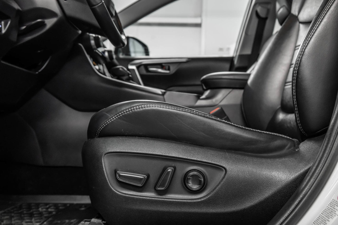 2019 Toyota RAV4 XLE-13