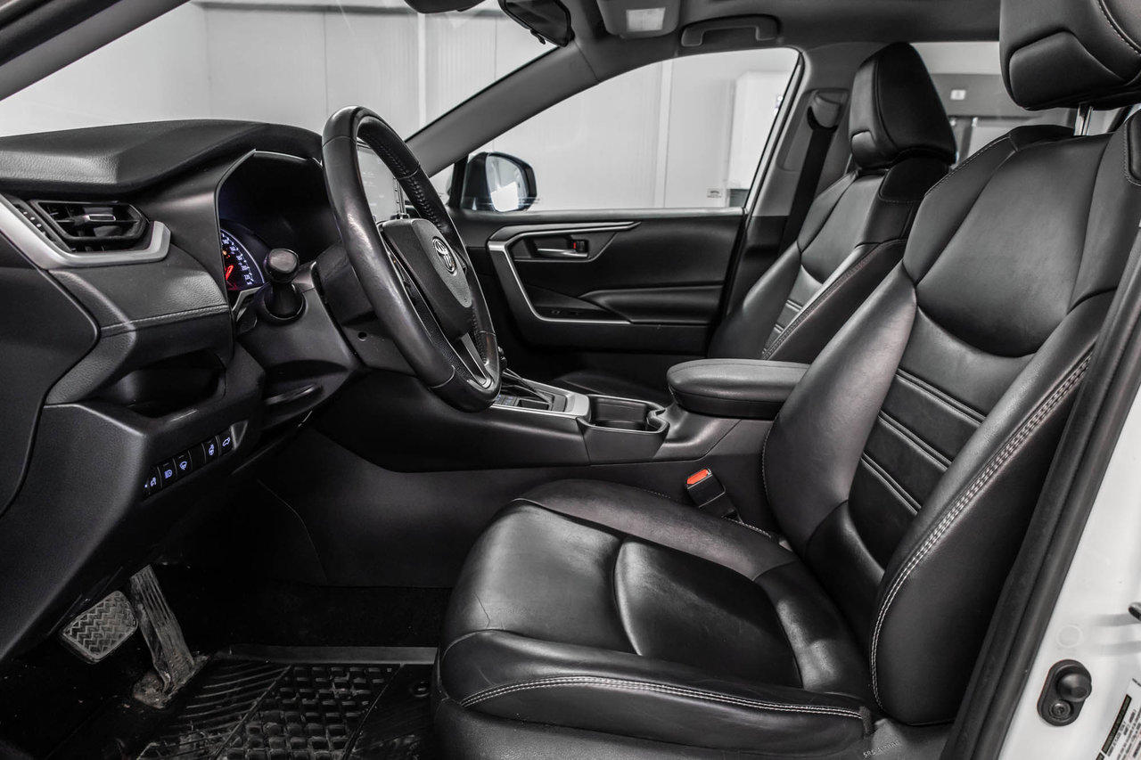 2019 Toyota RAV4 XLE-14
