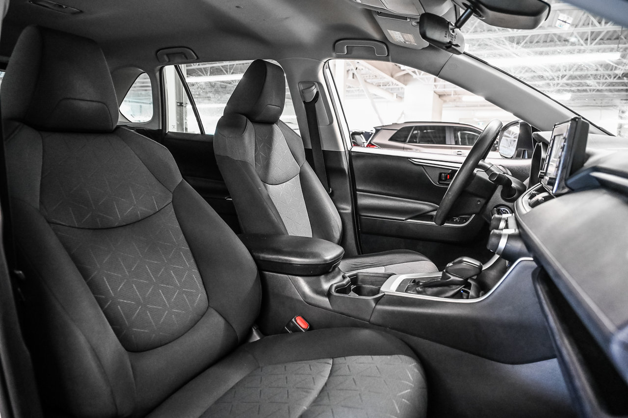 2019 Toyota RAV4 LE-20