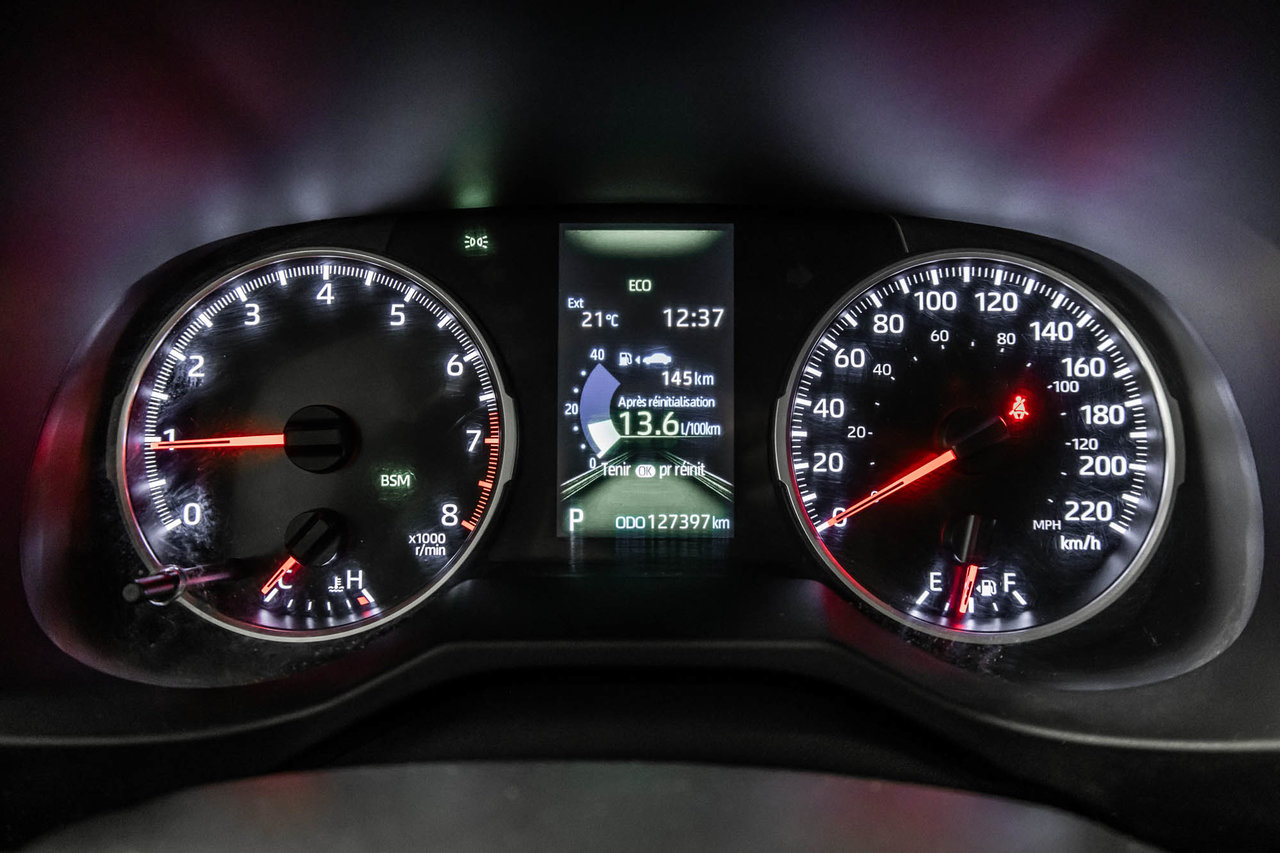 Toyota RAV4 LE 2021-15