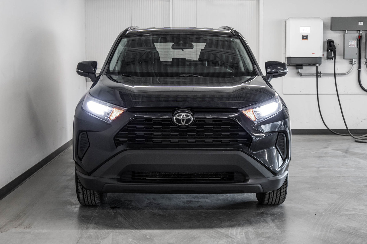 Toyota RAV4 LE 2021-1