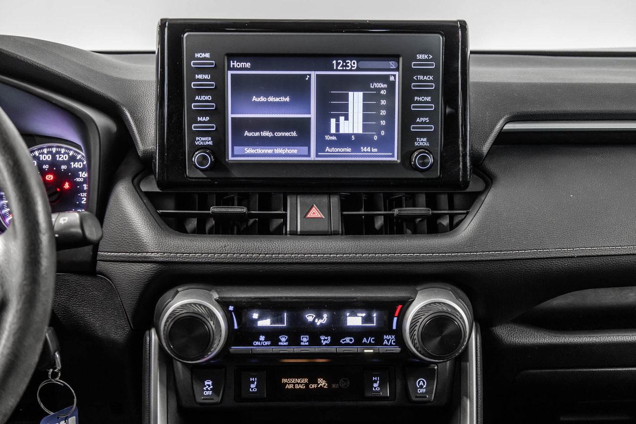 Toyota RAV4 LE 2021-28