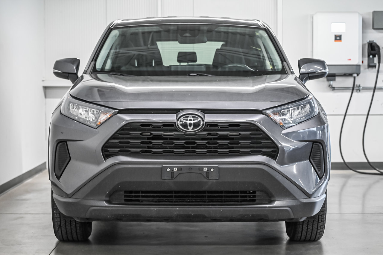 2022 Toyota RAV4 LE-2
