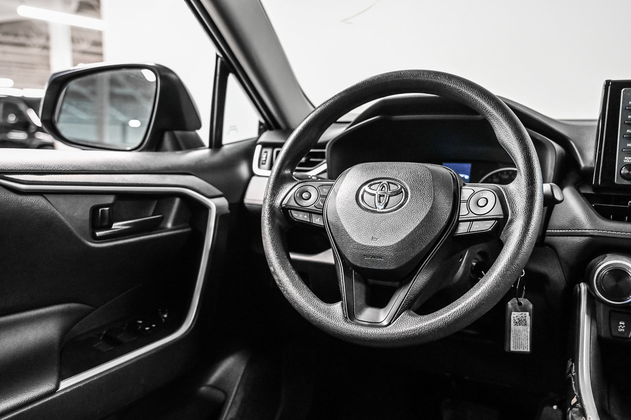 2022 Toyota RAV4 LE-17