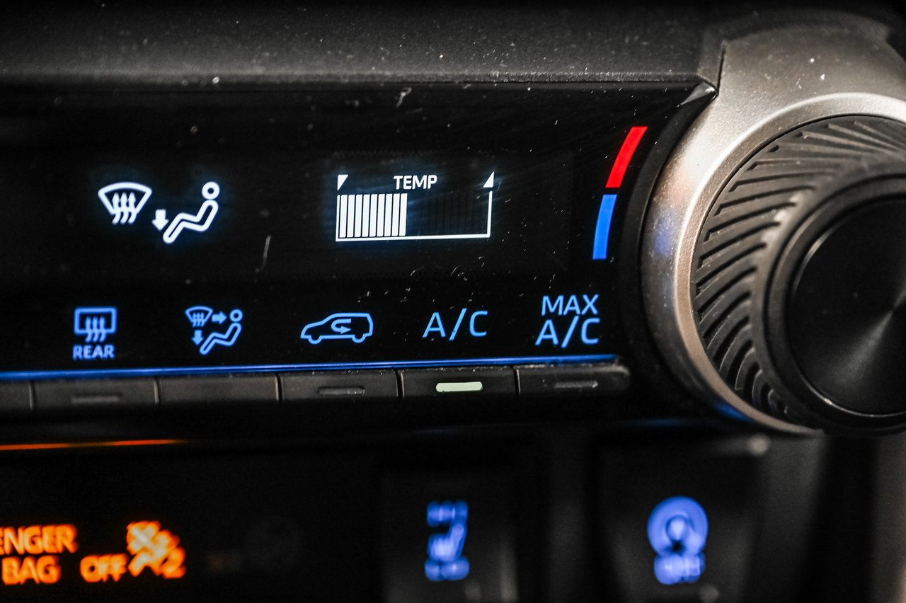 2022 Toyota RAV4 LE-13