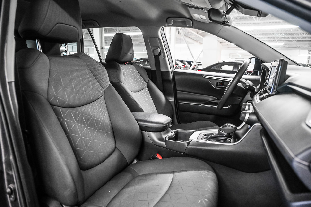 2022 Toyota RAV4 LE-19