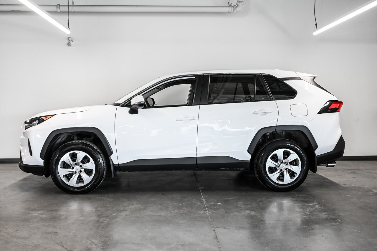 2022 Toyota RAV4 LE-2