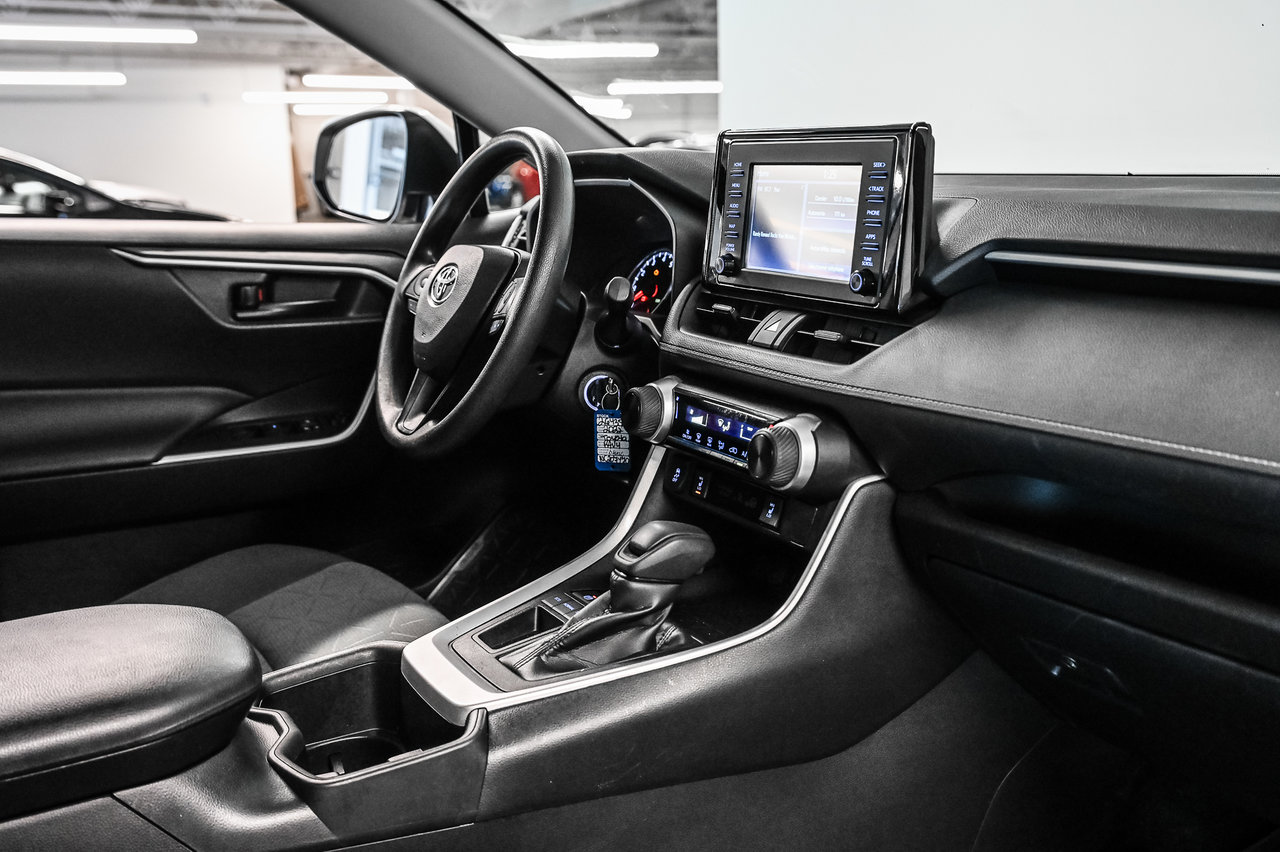 2022 Toyota RAV4 LE-19