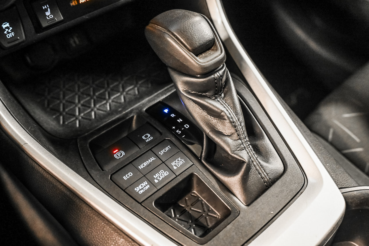 2023 Toyota RAV4 LE-13