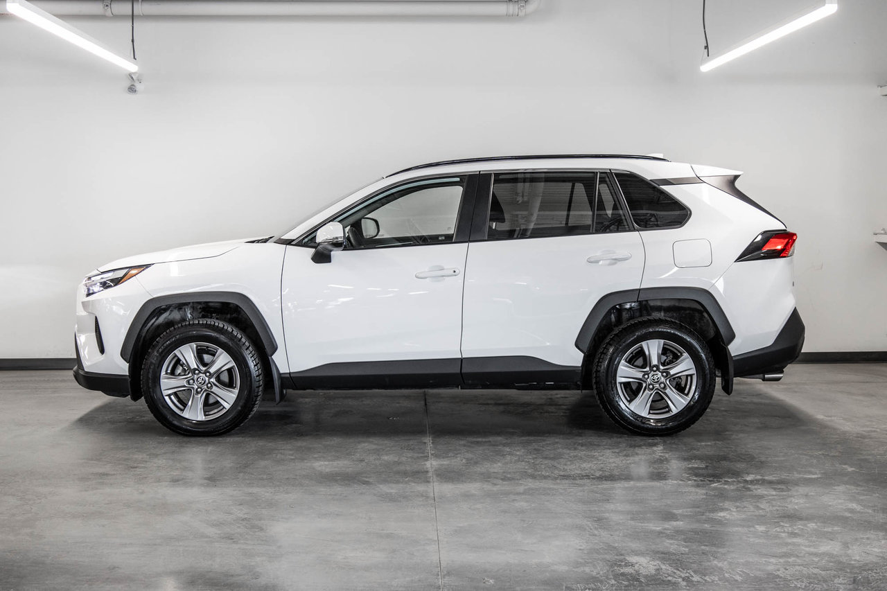 Toyota RAV4 XLE 2023-4