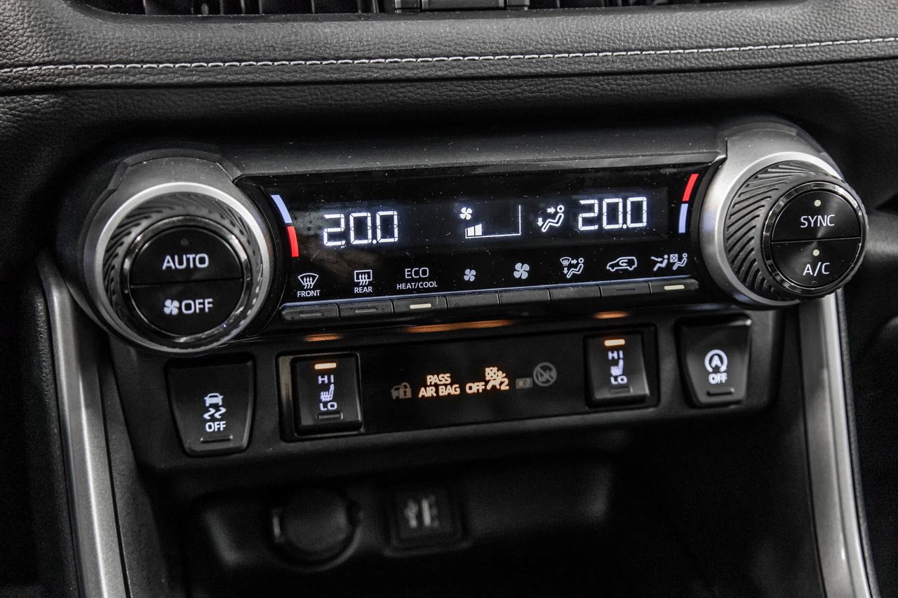 Toyota RAV4 XLE 2023-23